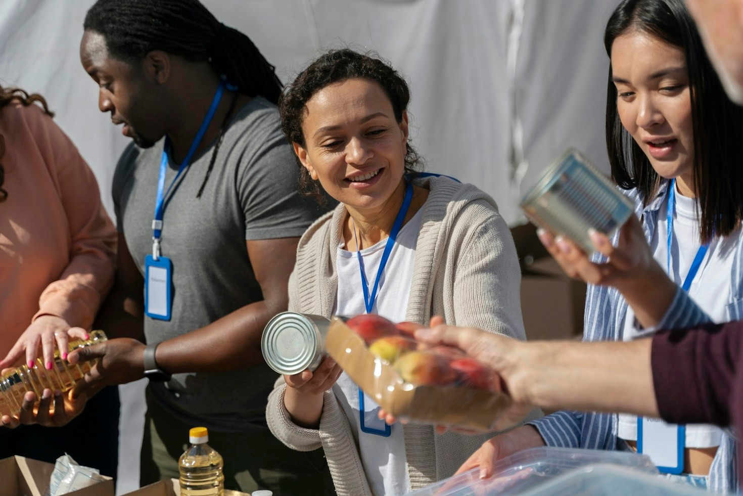 Top Ways Volunteering Strengthens Local Bonds and Spirits